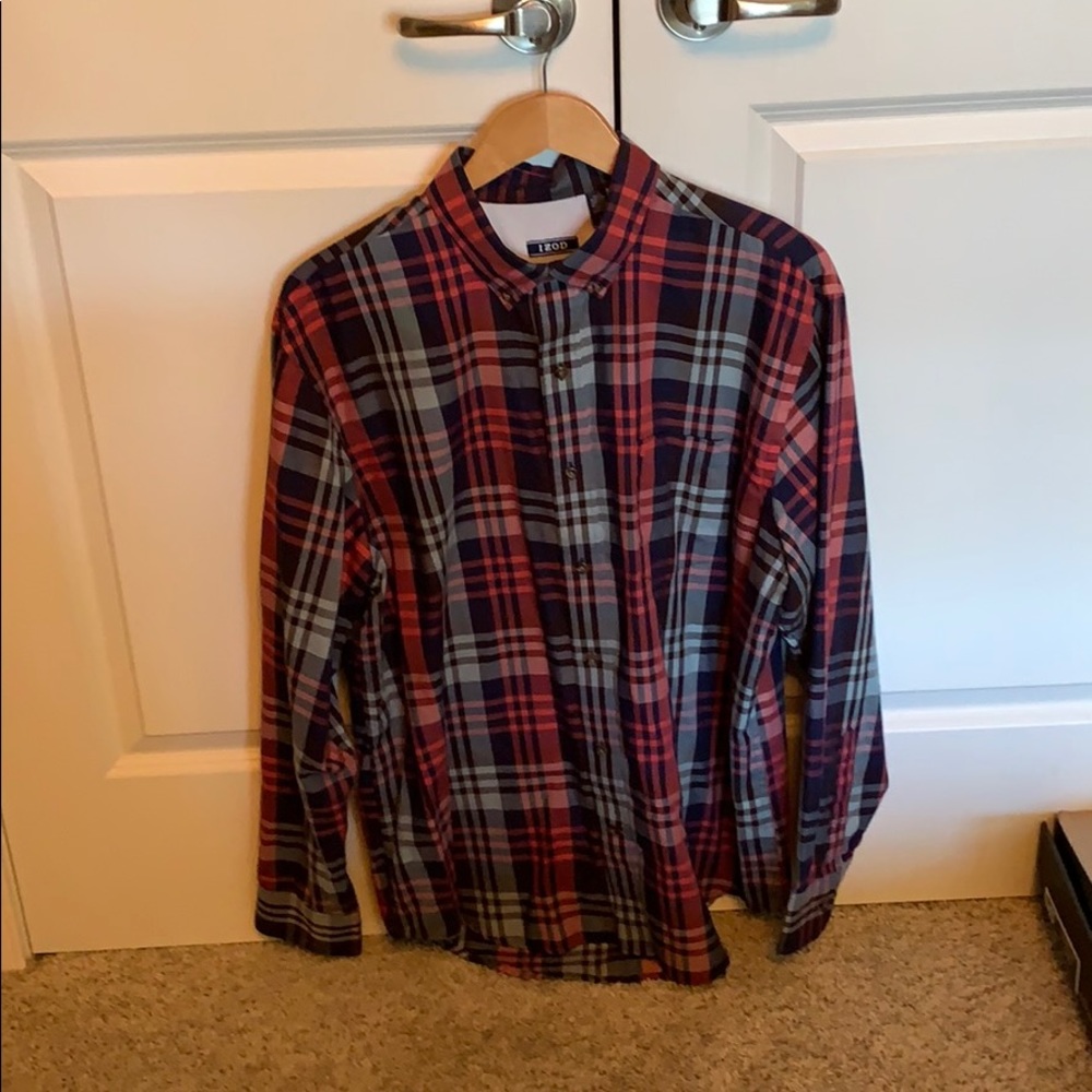 Men’s Izod button up shirt